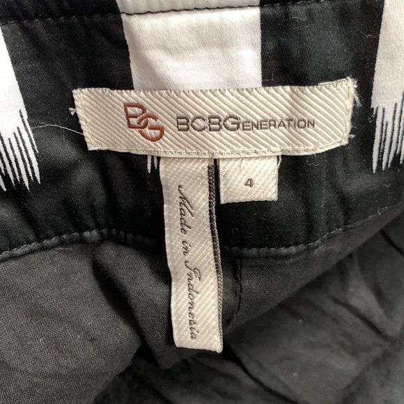 BCBGeneration women short Skirt. - Picture 3 of 7